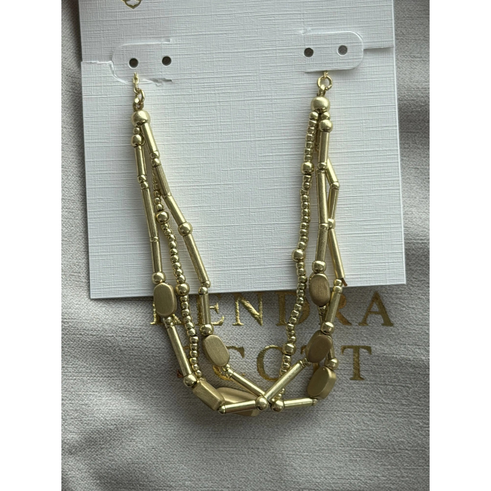 Kendra Scott necklace